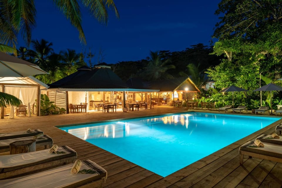 Restaurant/places to eat, Night, On site, Swimming pool