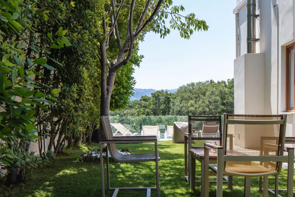 Garden, Seating area