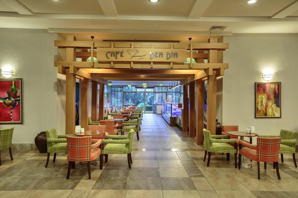 Coffee/tea facilities, Lounge or bar