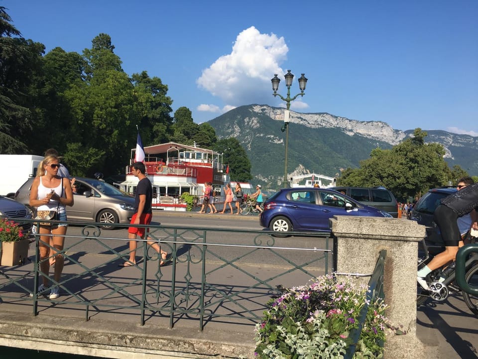 Nearby landmark, Neighbourhood, Natural landscape