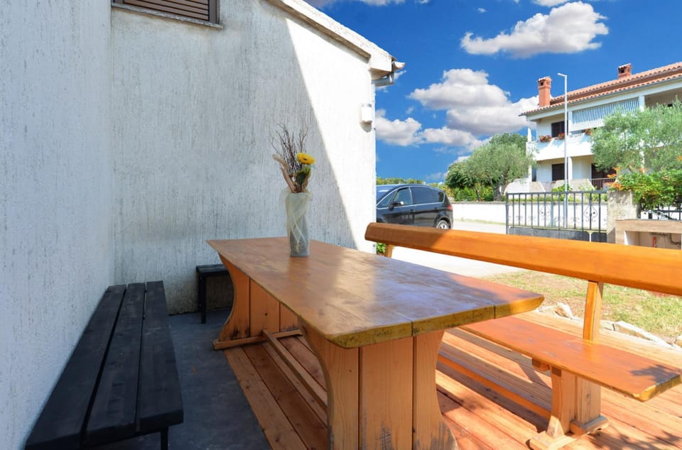 Apartment Mirella 1745 Apartment in Istria County