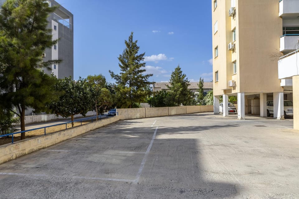 Atlantis Apartments 50m from Makenzy seafront Apartment in Larnaca