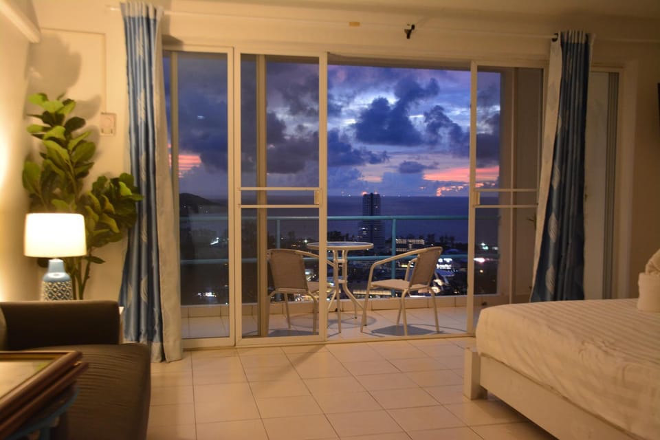 Natural landscape, View (from property/room), Balcony/Terrace, Photo of the whole room, Sea view