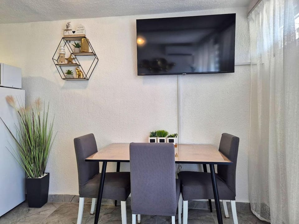 TV and multimedia, Dining area