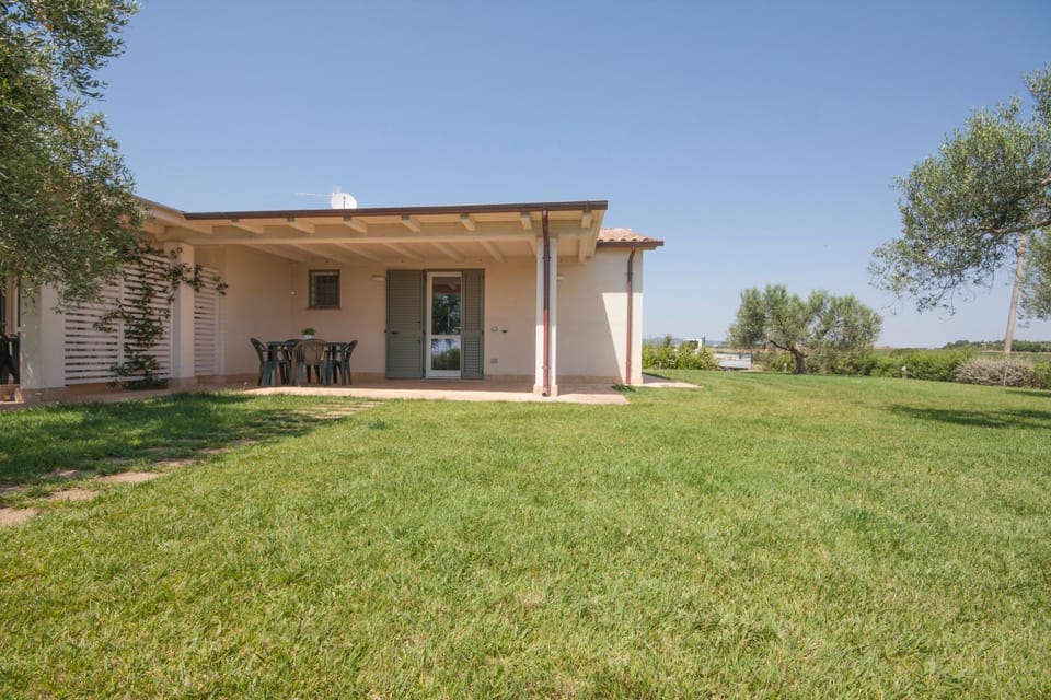 Property building, Day, Garden, Garden view