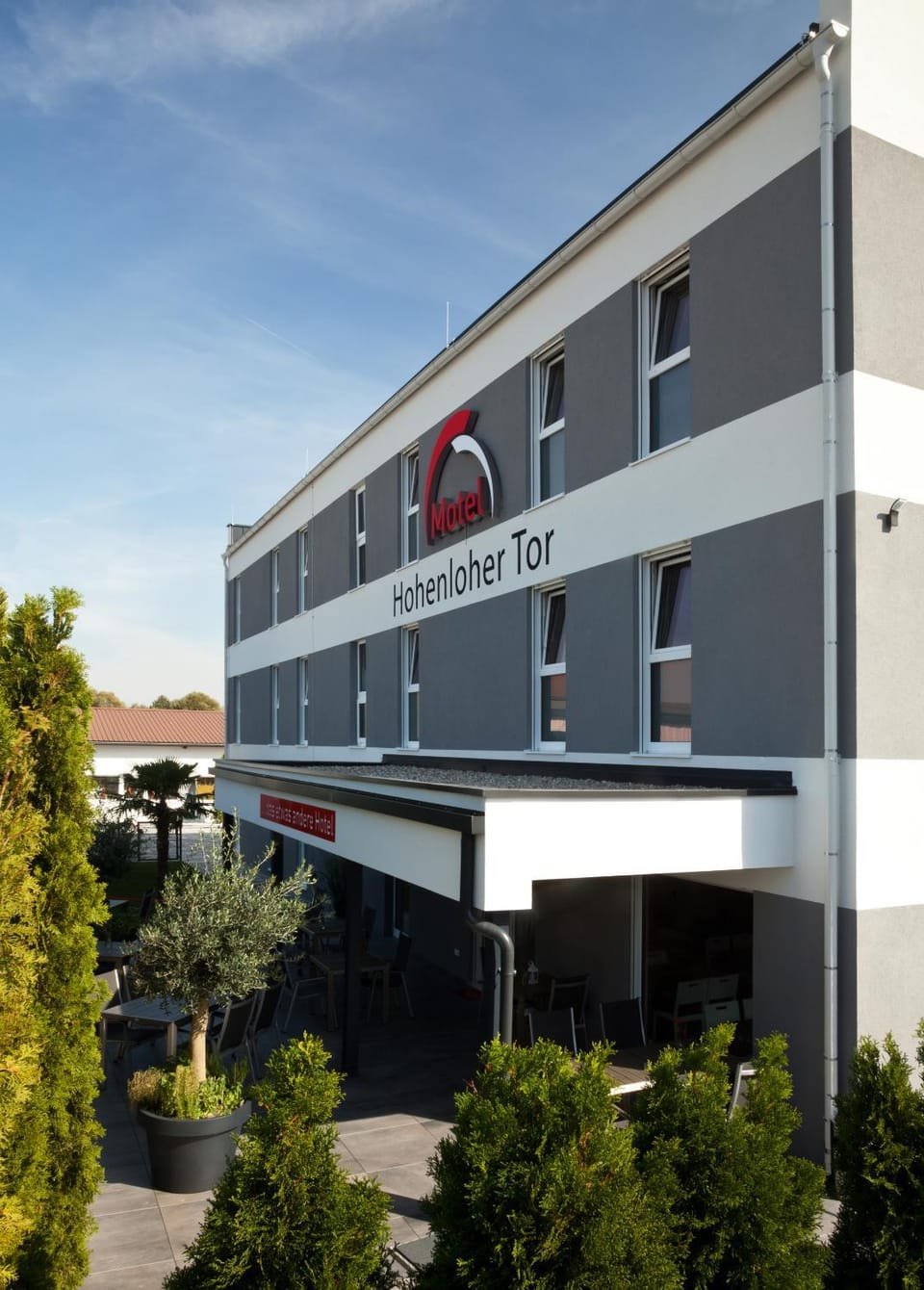 Property building, Restaurant/places to eat