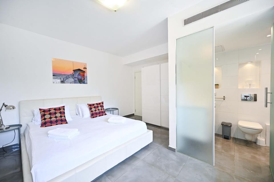 Bathroom, Bedroom