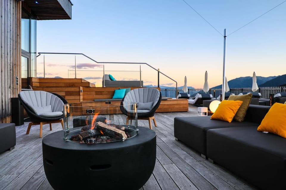 Balcony/Terrace, Swimming pool