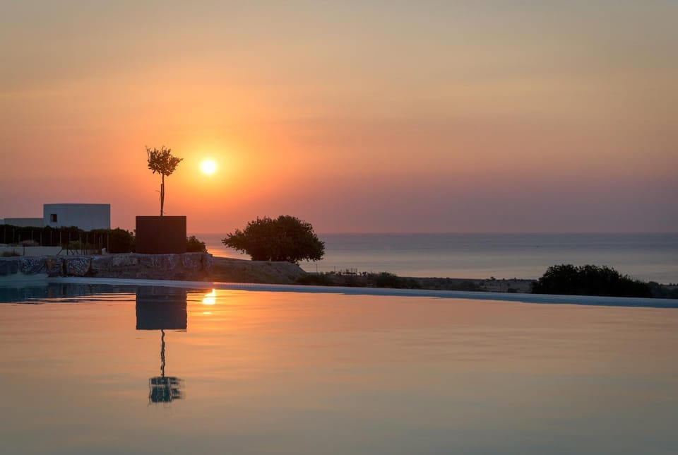 Pool view, Sea view