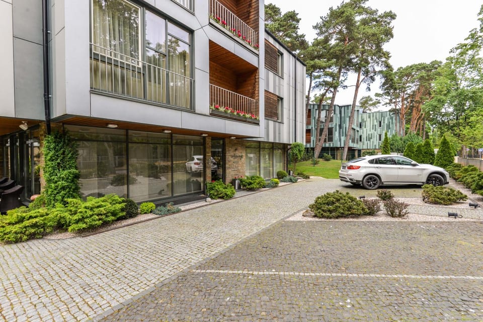Property building, Street view, Parking