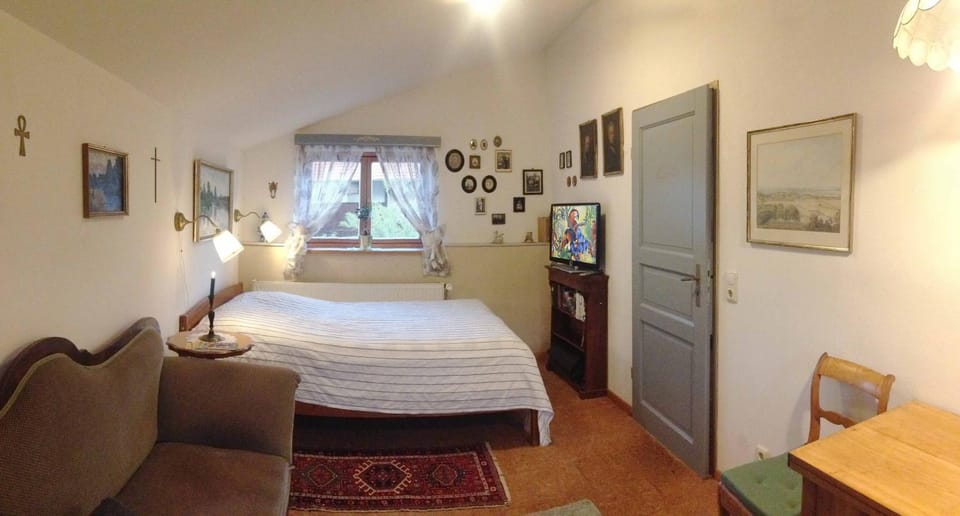 Living room, Photo of the whole room, Bedroom