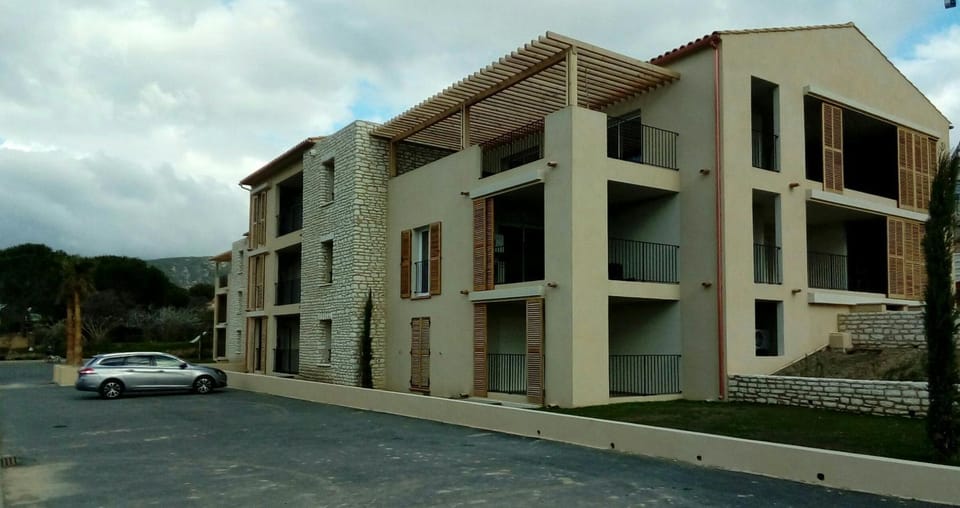 Property building, Parking