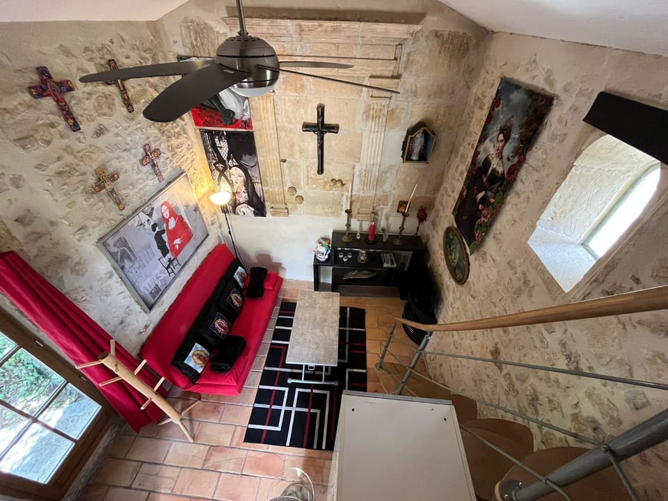 Mas de la Chapelle Sainte-Elisabeth House in Tarascon