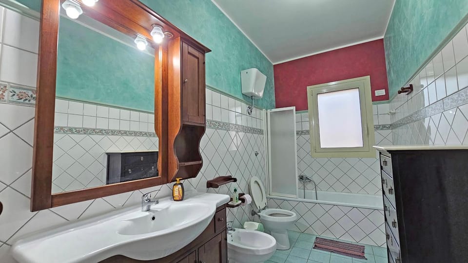 Bathroom, Bath