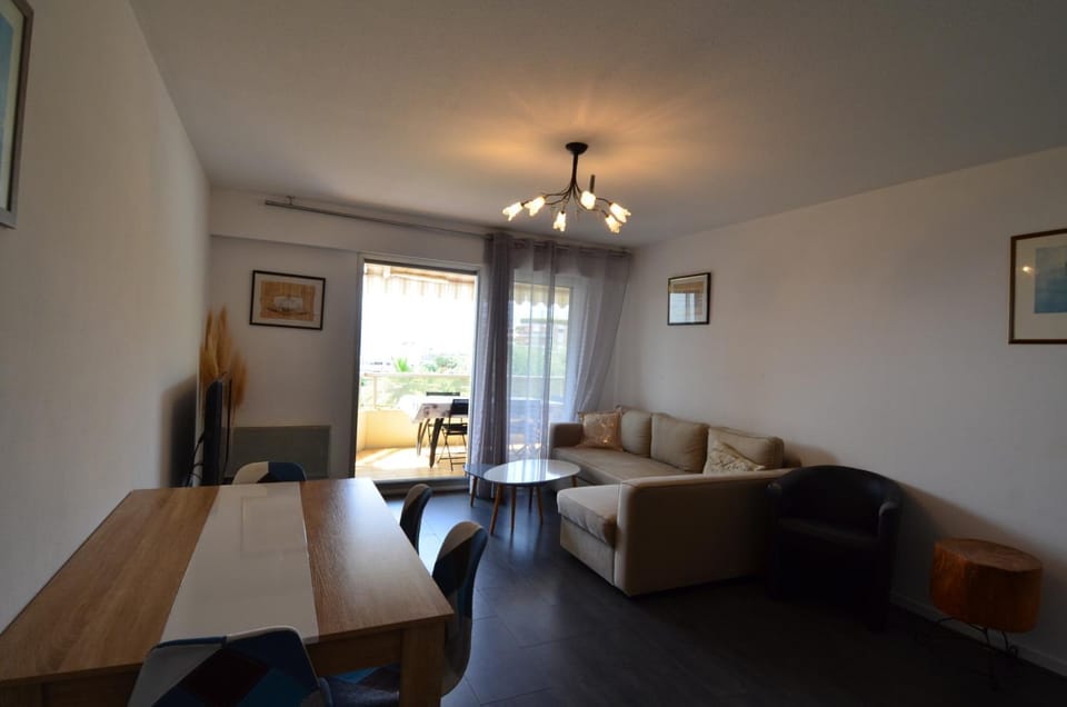 PLEIN CIEL - Appartement 5 personnes avec piscine sur la Corniche Fleurie à Nice Apartment in Nice