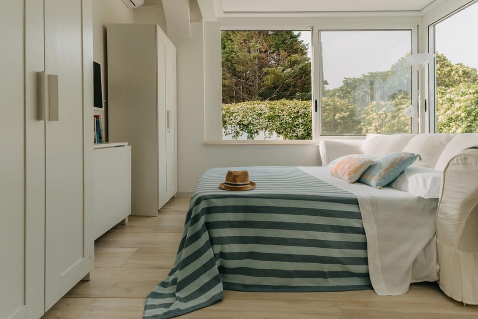 Living room, Bedroom