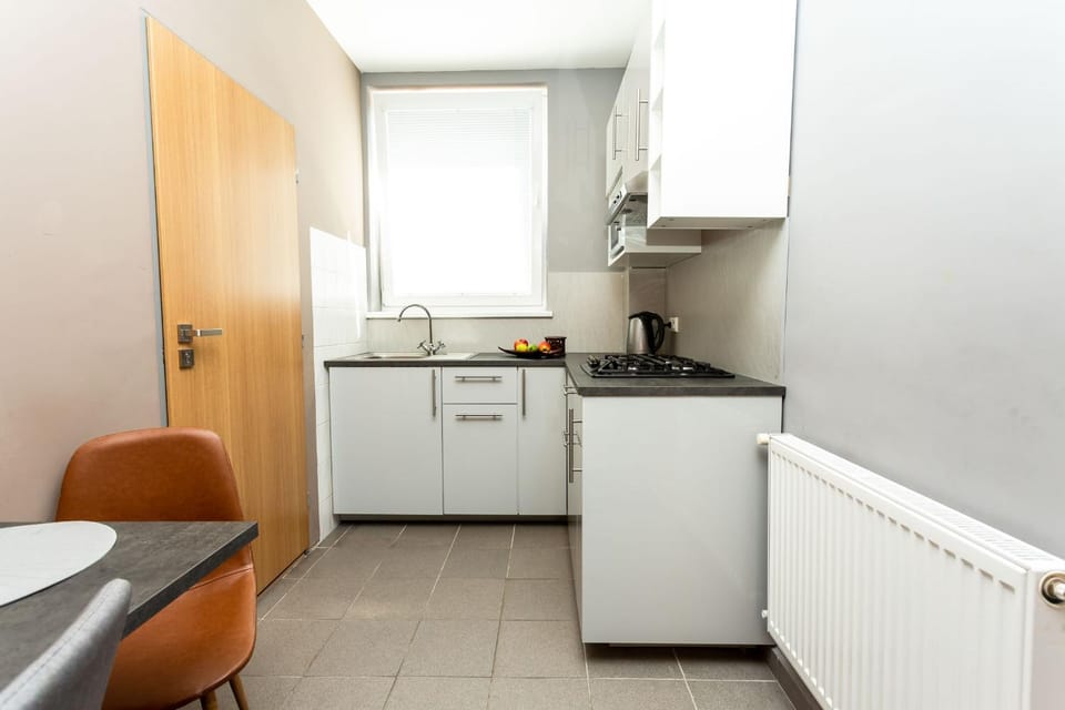 Kitchen or kitchenette, Communal kitchen
