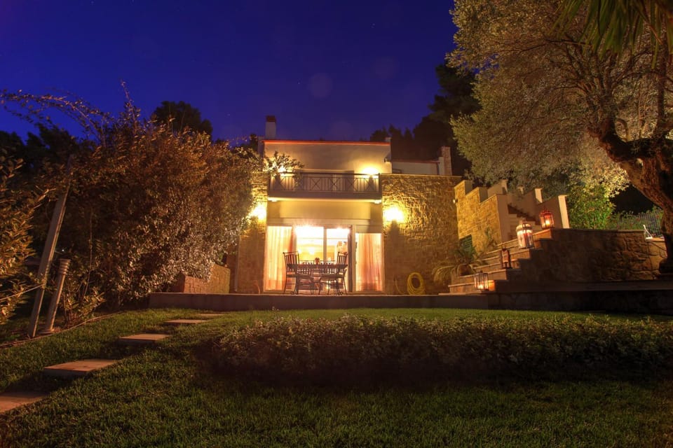 Facade/entrance, Balcony/Terrace