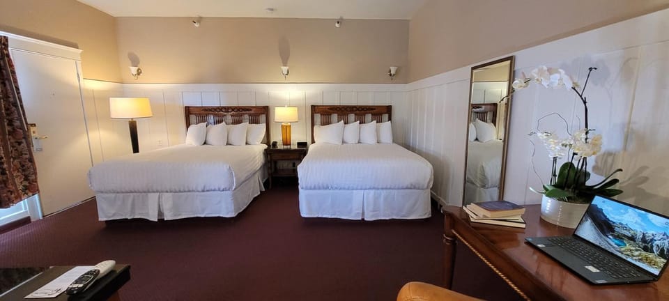Butterfly Grove Inn Motel in Pacific Grove