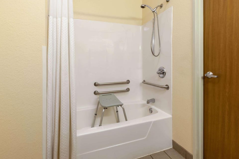 Bathroom, Photo of the whole room, On site