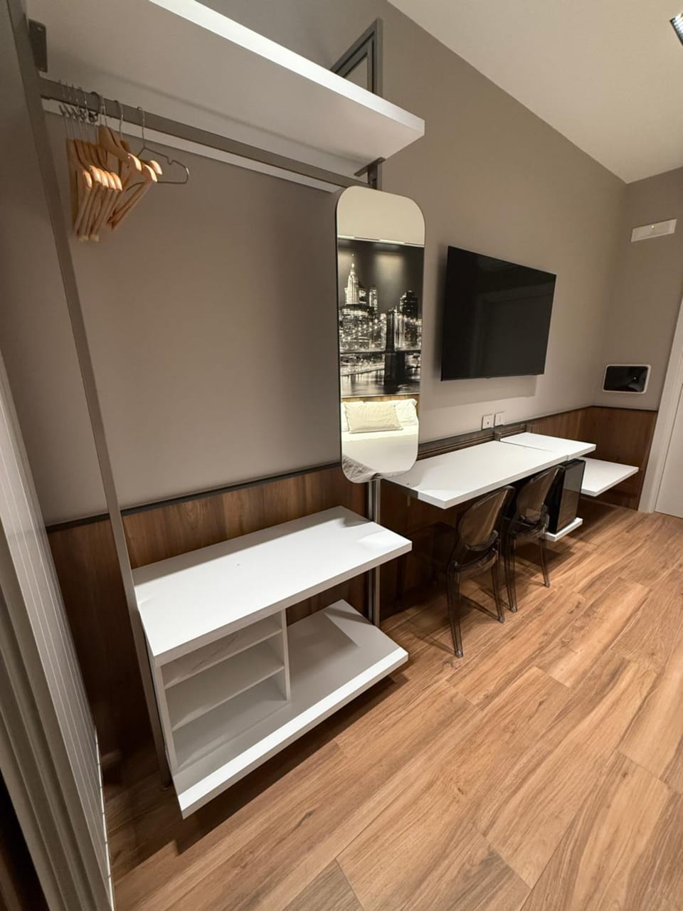 TV and multimedia, wardrobe