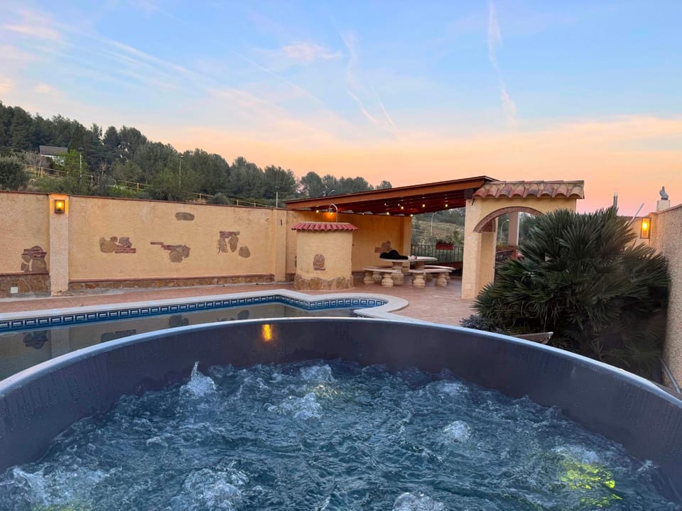 Hot Tub, Spa and wellness centre/facilities