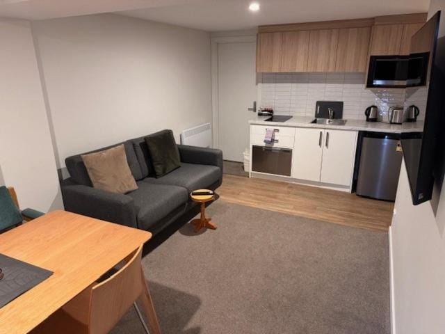 Lakefront Apartments,18 LAKE ESPLANADE ROAD Apartment hotel in Queenstown