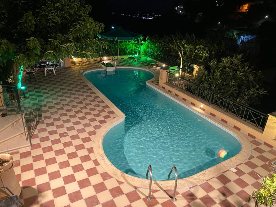 Night, Natural landscape, Garden, Garden view, Pool view, Swimming pool, Swimming pool, sunbed