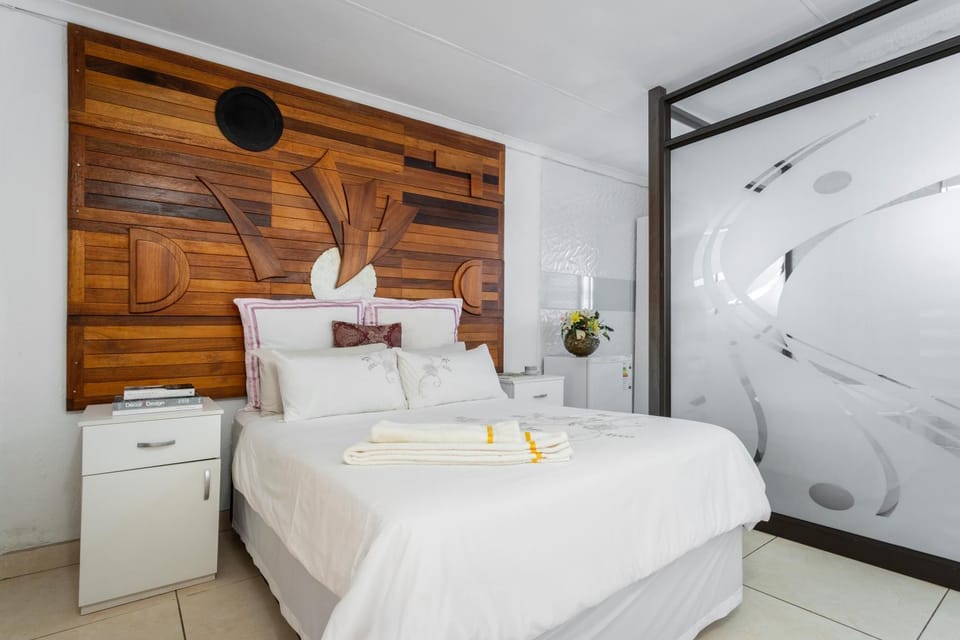 SelaMod Village Guest House Bed and Breakfast in North West, South Africa