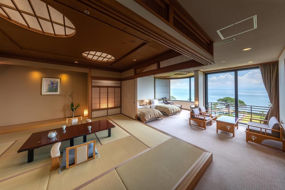 Photo of the whole room, Decorative detail, Pool view, Sea view