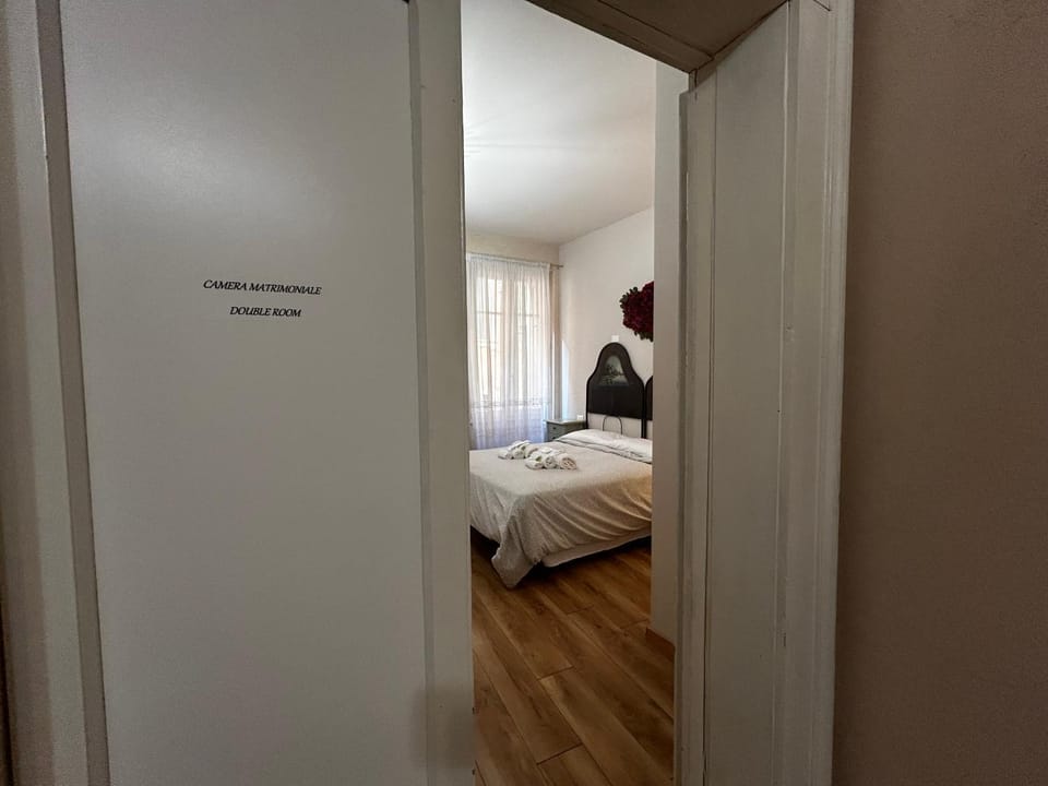 Bedroom, wardrobe