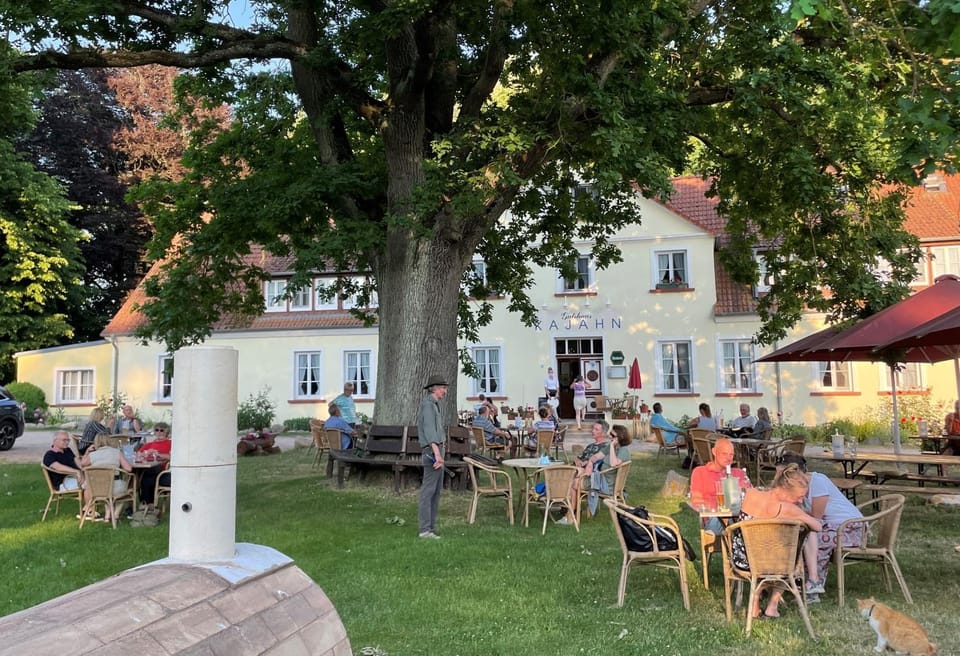 Restaurant/places to eat, Garden