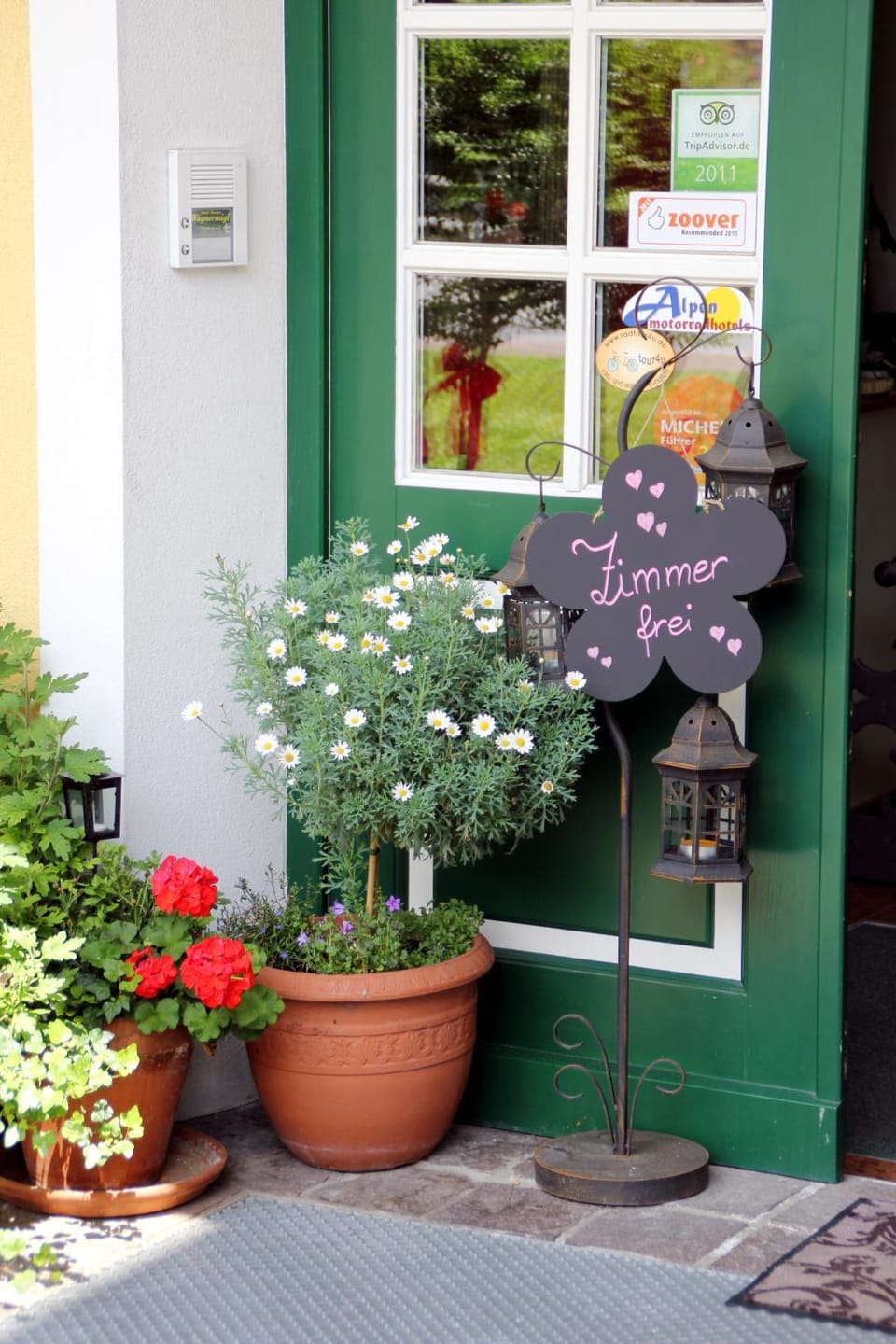 Facade/entrance