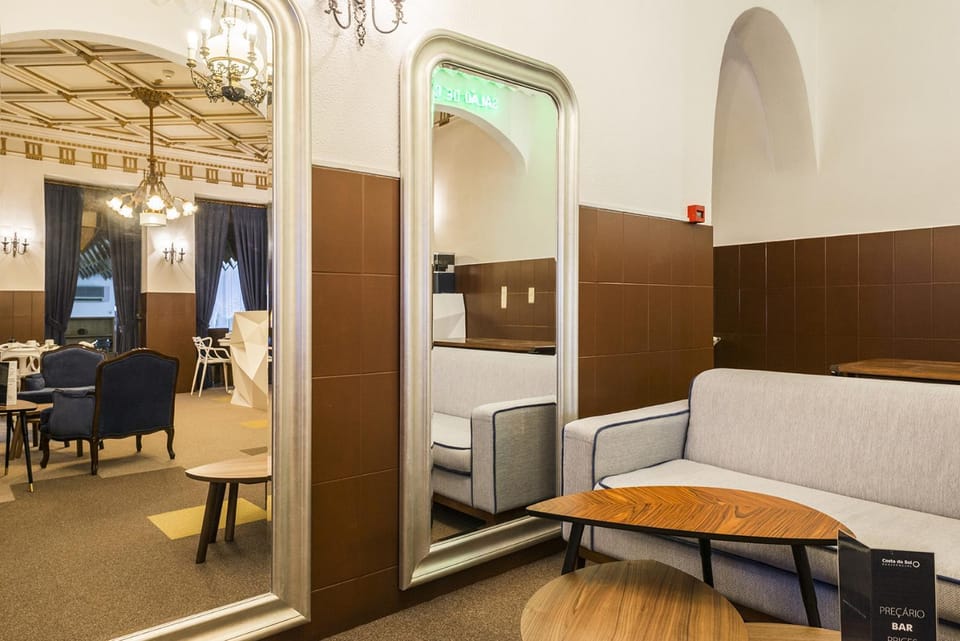 Lounge or bar