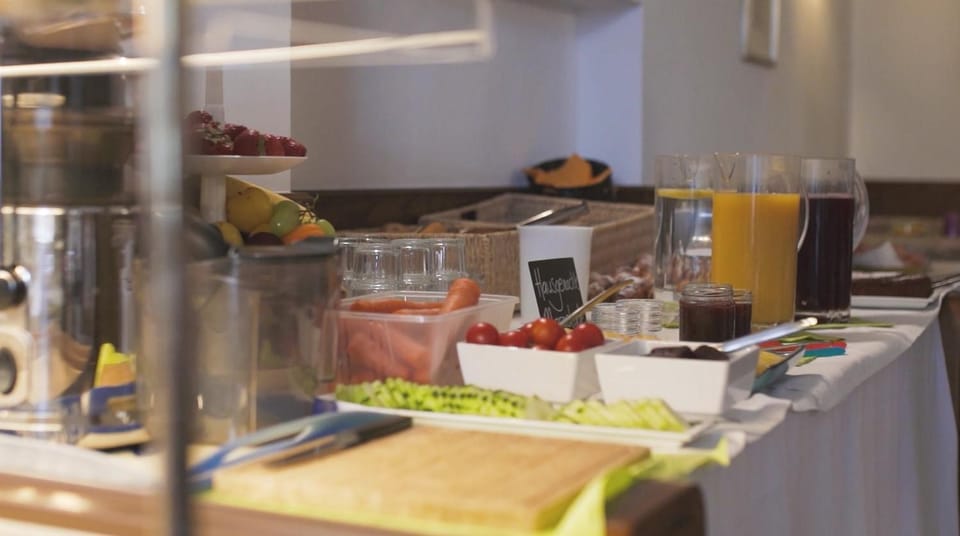 Food and drinks, Food