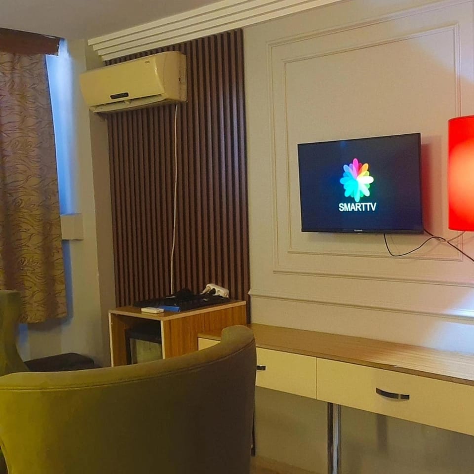 TV and multimedia, Seating area