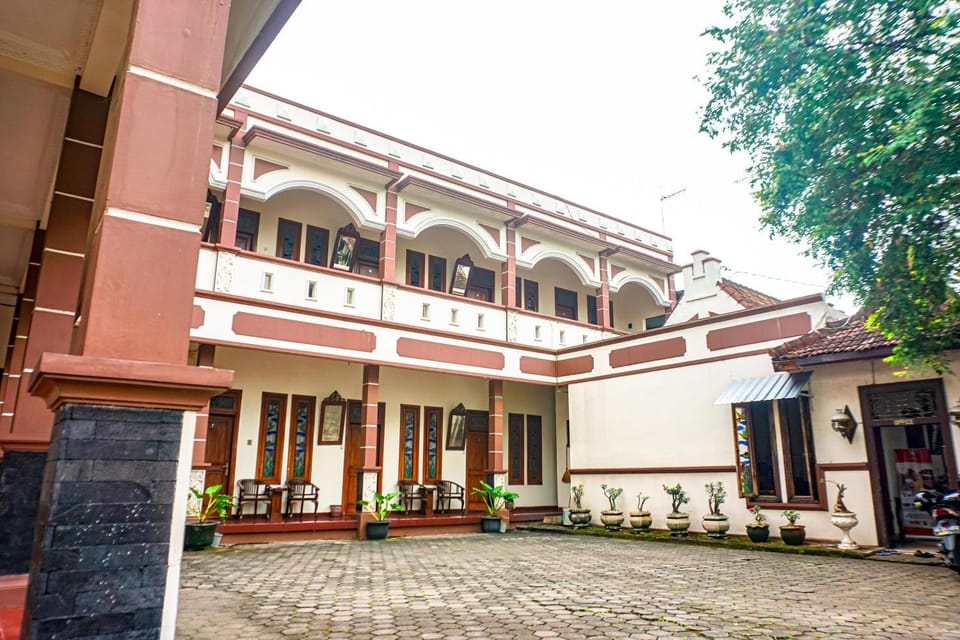 Property building, Facade/entrance