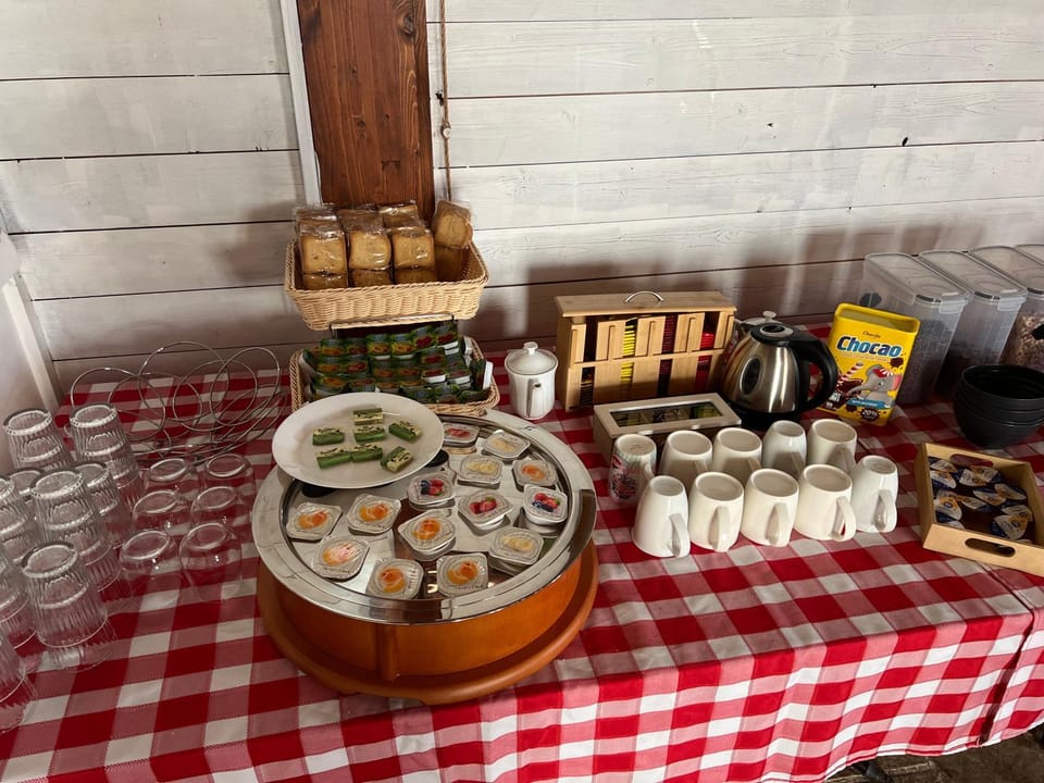 Food and drinks, Food, Buffet breakfast, Drinks