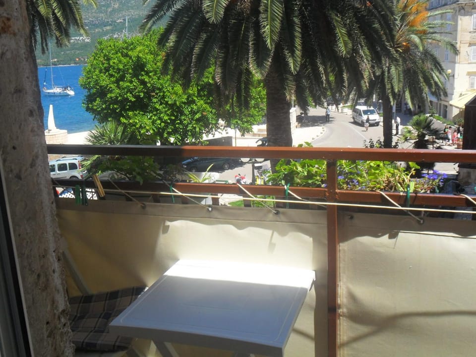 Balcony/Terrace, City view, Garden view, Sea view, Street view