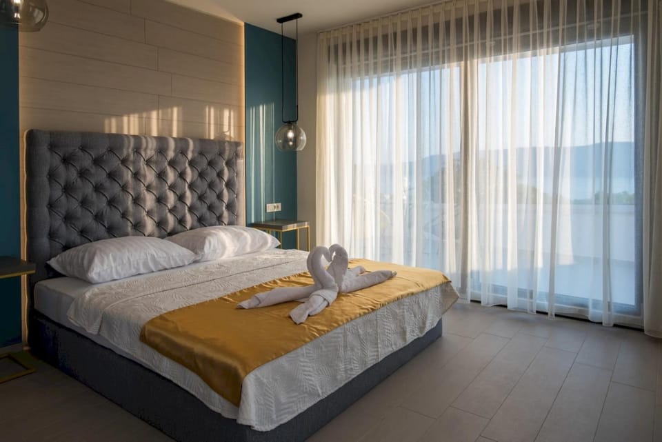 Bed, Balcony/Terrace, Bedroom