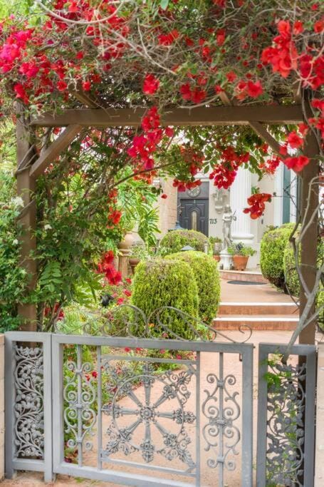 Entire Second Flr - Santa Monica Luxury Roman Villa House in Santa Monica