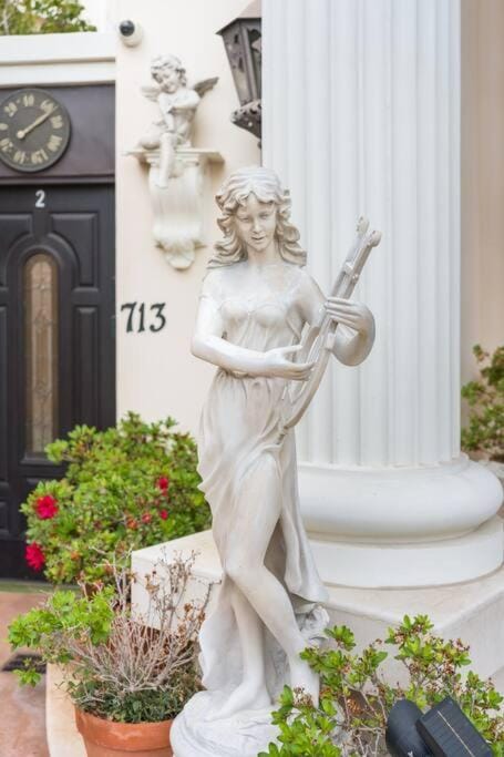 Entire Second Flr - Santa Monica Luxury Roman Villa House in Santa Monica