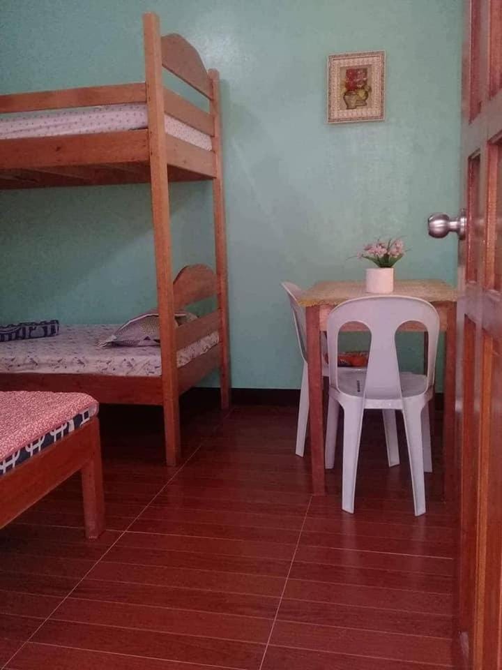 3Kid's Homestay Green Apartment in General Luna