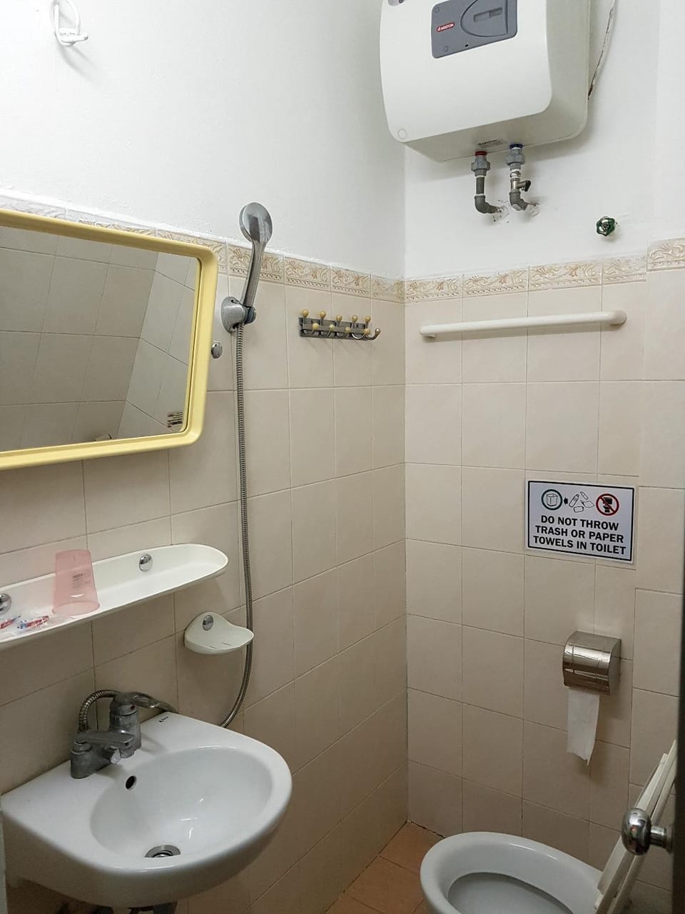 Shower, Toilet