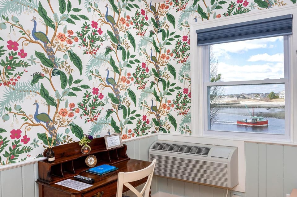 Breakwater Inn Inn in Kennebunkport