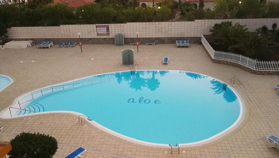 Property building, Pool view