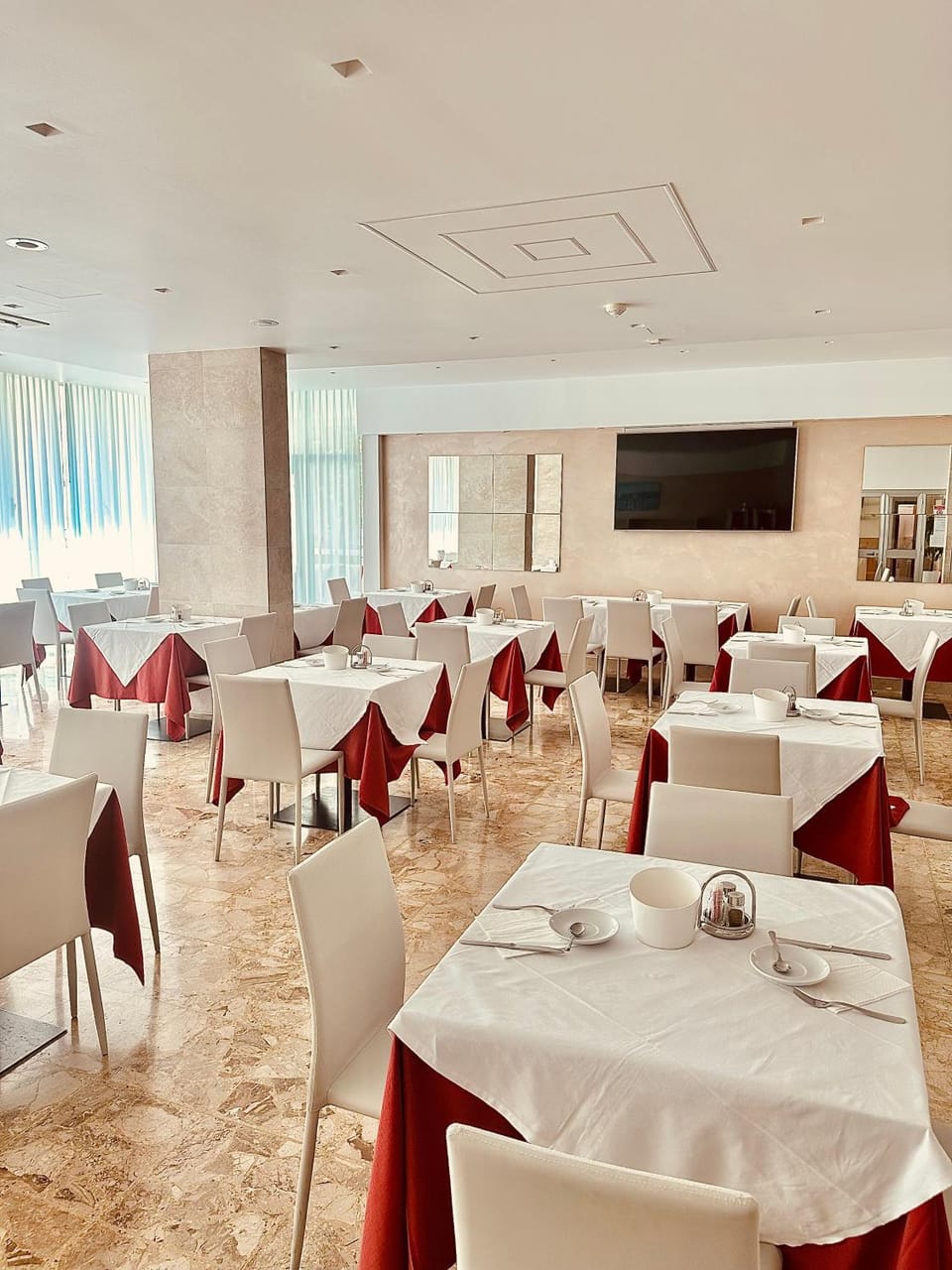Restaurant/places to eat, Restaurant/places to eat