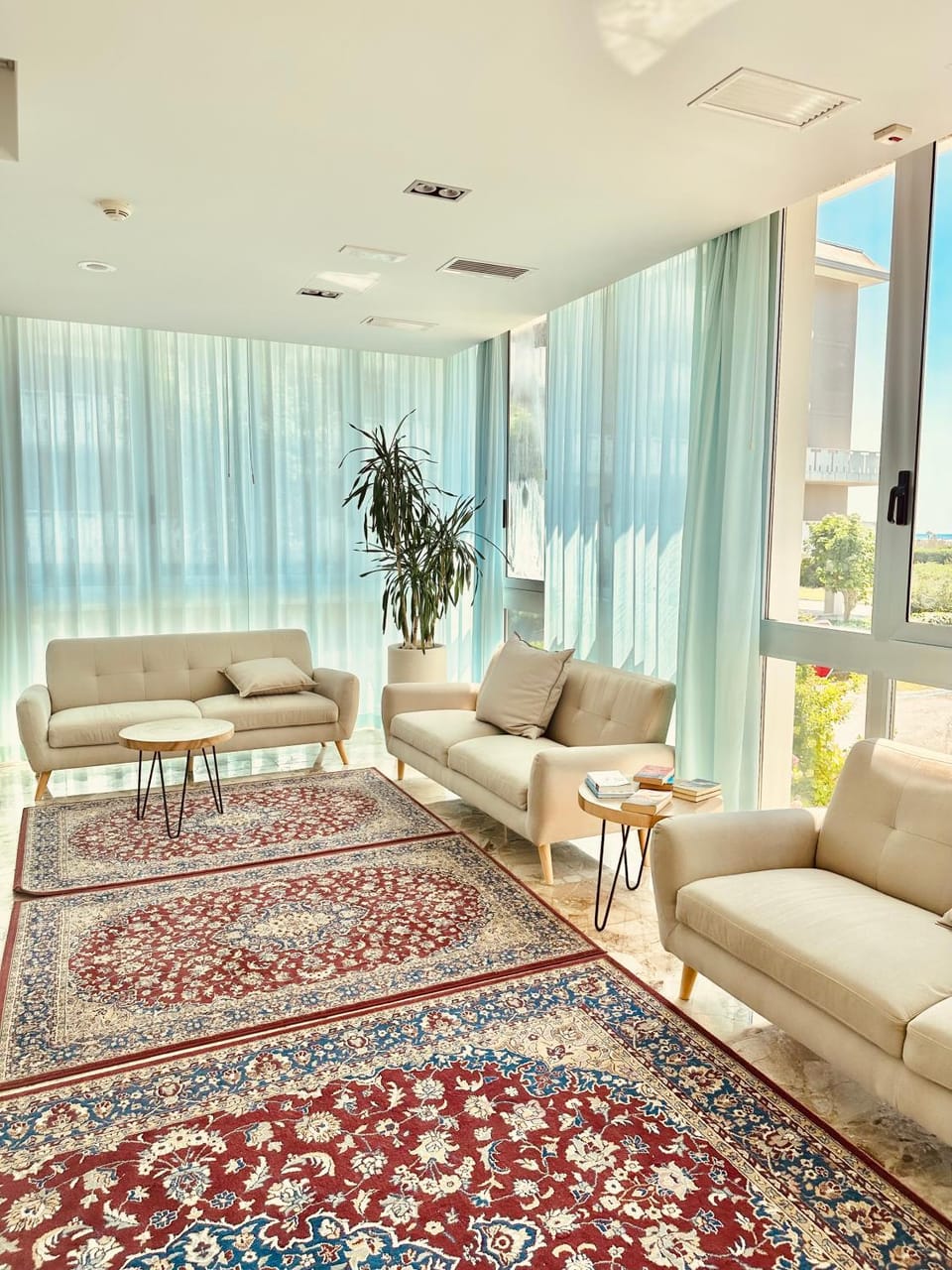 Communal lounge/ TV room