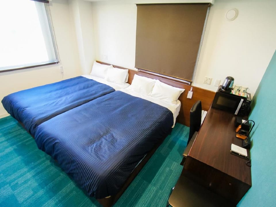Bed, Photo of the whole room, hair dresser