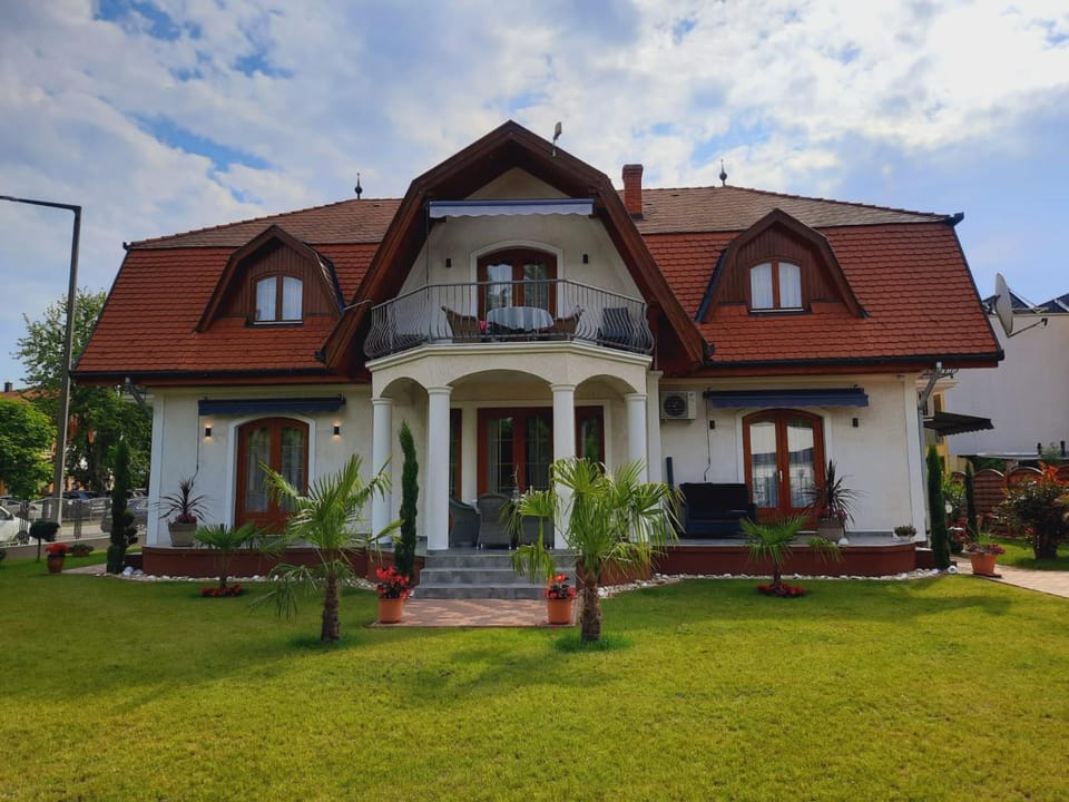 Property building, Garden